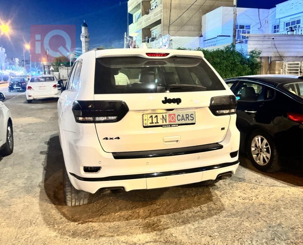 جیپ گراند شیرۆکی